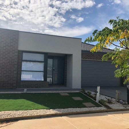 Apple House Tarneit North公寓 外观 照片
