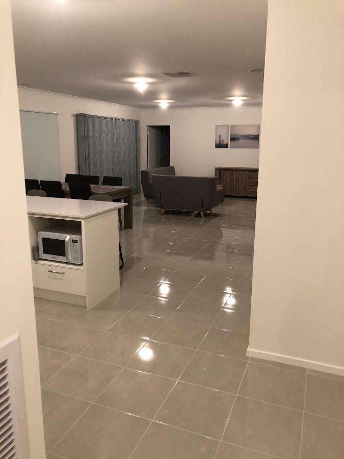 Apple House Tarneit North公寓 外观 照片